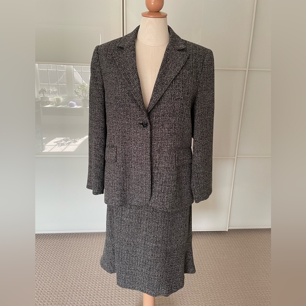 Ladies suit - jacket & skirt